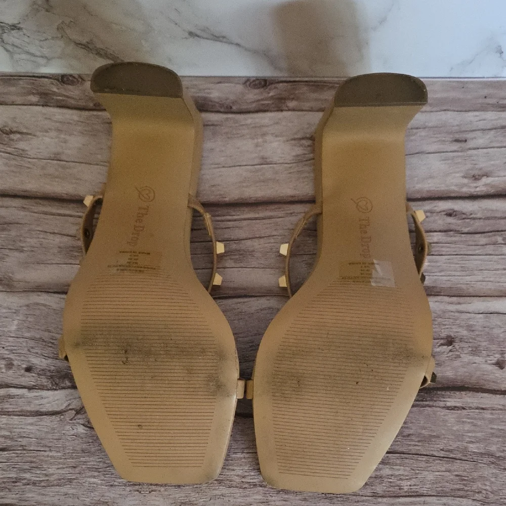THE DROP Neutral Tan Gold Studded Strappy Heeled Sandals Size 9 - Picture 8 of 13